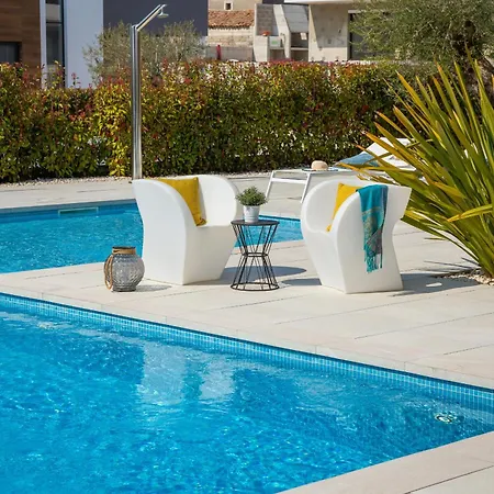 Vivi Rent - Old Olive Vii Villa