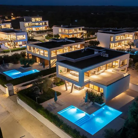 Vivi Rent - Old Olive Vii Villa