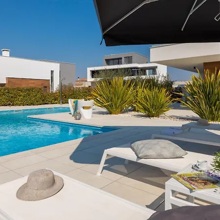 Vivi Rent - Old Olive Vii Vila *